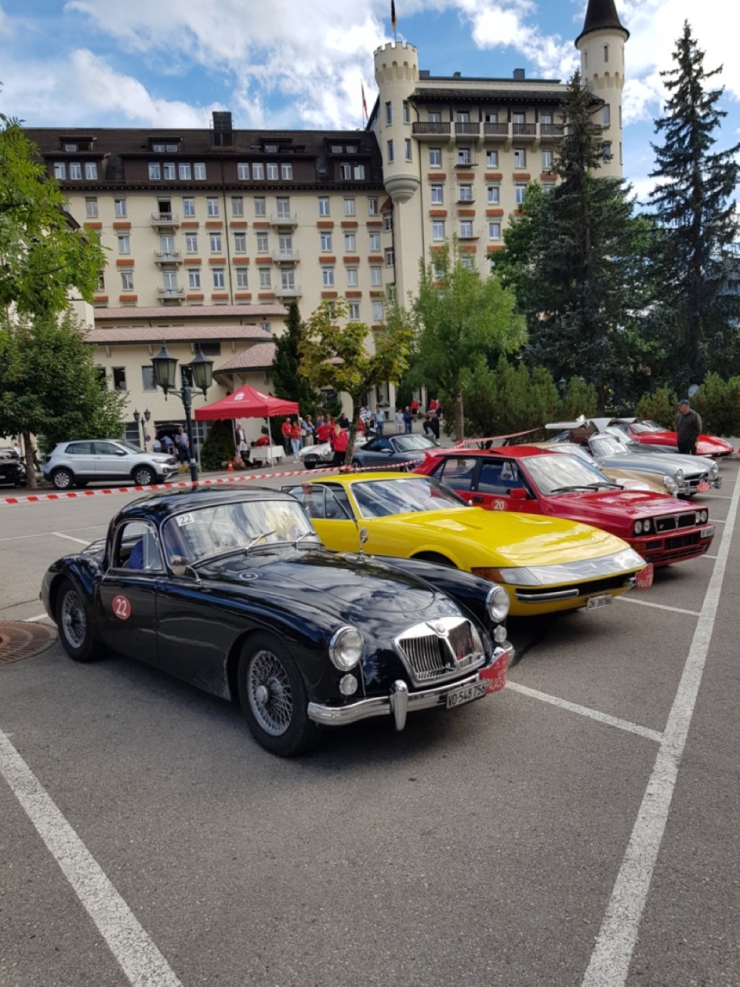 MGH 1600 MK II Coupé, BJ 1961, parked in the row of other cars.