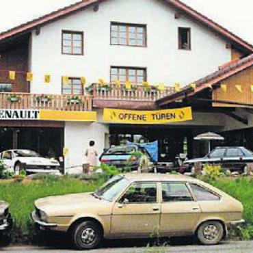 Feiern bis die Reifen quitschen - Bis 1993 war die Garage Rohrbach in Oberwil-Lieli beheimatet.