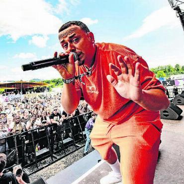 Mundgeruch, Tomaten und 5612 - Er begeistert die jungen Leute: «EAZ» am Spex-Festival in Bern. Bild: Rob Lewis