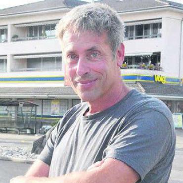 Verborgenes sichtbar machen - Alex Schaufelbühl betrachtet sein Werk: «Auch heute ist es für mich Verkehrsschmuck.»