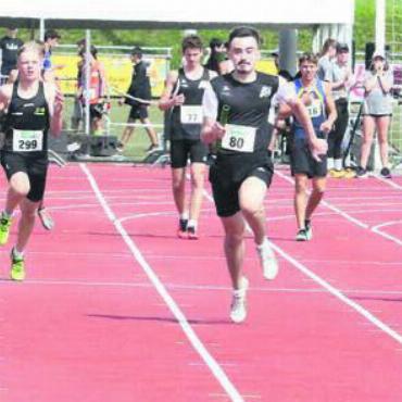 Spitzenklasse auf der Burkertsmatt - Rund 1300 Athleten aus der gesamten Schweiz waren auf der Sportanlage in Widen mit von der Partie. Darunter einige grosse Namen der Schweizer Leichtathletikszene. Bilder: Josip Lasic