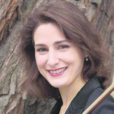 «KlangWelt» in der Kapelle Jonental - Geigerin Sybille Tschopp. Bild: zg