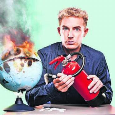 «Alles wird gut» - Mit seiner interaktiven Polit-Comedy-Show wird Michael Elsener in der Kanti-Aula die Lage der Nation präsentieren. Bild: pd