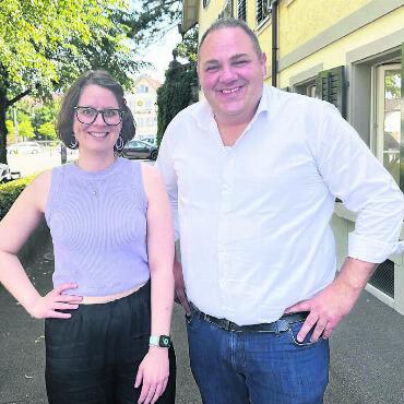 Tierwohl wollen beide - Andere Meinungen und doch oft ähnliche Ansichten: Die Veganerin Sarah Moser und Fleischliebhaber Stefan Strebel. Bild: Stefan Sprenger