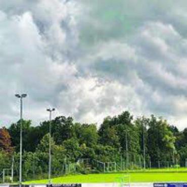 TRIBÜNEN GEFLÜSTER