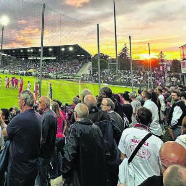 «Fantastischer Fussballabend» - 7500 Fans kamen ans Aargauer Derby ins Brügglifeld.