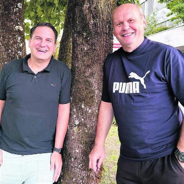 Wenn zwei sich verstehen - Ingmar Steiger (links) und Jan Sedlacek sind die neuen Trainer der beiden Freiämter 1.-Liga-Aufsteiger. Bild: Stefan Sprenger