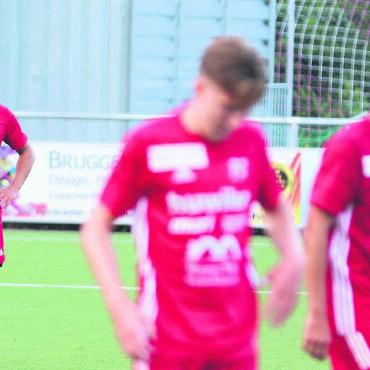 Sommerblues - Captain Simone Parente (links) und seine Teamkollegen hatten einen holprigen Saisonstart. Bilder: Stefan Sprenger