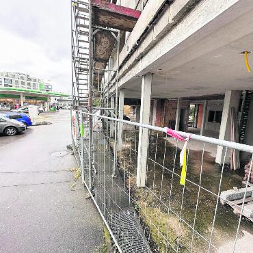 Immer noch heimatlos - Früher das Kino Rex, heute seit Monaten eine Baustelle. Wie geht es weiter mit dem Projekt Ciné Freiamt? Bild: Stefan Sprenger