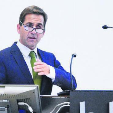 Unerwarteter Abgang - Seltenes Heimspiel an seinem alten Wohnort: Im November 2016 war Walter Thurnherr als Referent am traditionellen Notter-Apéro zu Gast. Bei dem Unternehmen also, in dem sein Vater jahrelang gearbeitet hat. Bild: Archiv