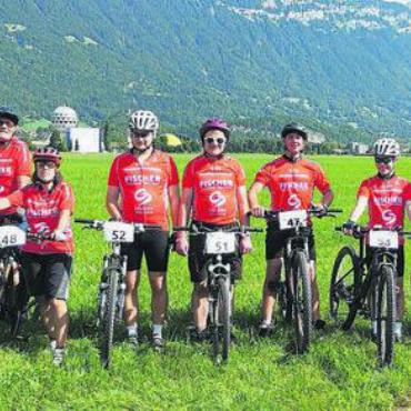 Fünfmal Edelmetall - Die Mitglieder des Behindertensportclubs Wohlen-Lenzburg durften sich auf dem Flughafengelände in Interlaken über sehr gute Leistungen freuen. Bild: zg