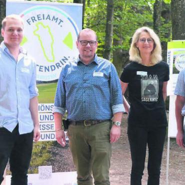 Suche nach Perlen kann starten - «Entdecke Freiamt. Mittendrin.», von links: Daniel Räber, Tim Hangartner, Andreas Gnädinger, Karin Renner, Rainer Heggli und Repla-Präsident Pius Wiss. Bilder: Annemarie Keusch