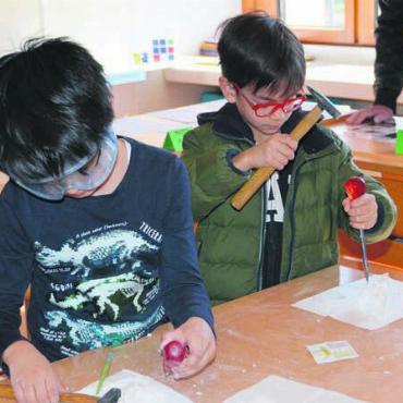 Reif für Totalrevision - Die Schule findet im Rahmen von Gesetzen statt, deren Auflistung jetzt neu geordnet werden soll. Bild: Archiv