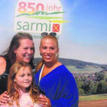 Bestens in Szene gesetzt - An der Fotobox konnte jeder und jede ein Erinnerungsbild schiessen. Bild: chh