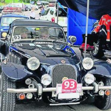 An Jungfrau-Rallye dabei - Das Team Schönbächler bei der Zieleinfahrt. Bilder: zg