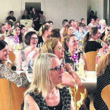 Die Feier vor den Ferien - Rund 150 Lehrpersonen und Gäste genossen die Zusammenkunft beim Examenessen im Casino.