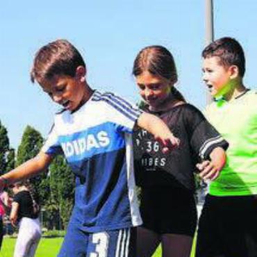 Sportliche Weltreise - Beim Sporttag hatten die 270 Schüler ganz viel Spass. Bild: zg