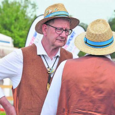 Ins Schwarze getroffen - Ein angenehmer Mensch, ein fleissiger Macher und ein perfekter Organisator: Beat Brun. Bild: ake