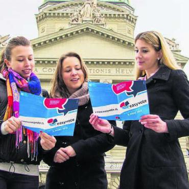 Für «easyvote»-Abstimmungshilfe - Die verschiedenen Angebote von «easyvote» stärken das politische Interesse und die politische Partizipation von jungen Menschen, indem Informationen zu Abstimmungen, Wahlen und politischem Grundlagenwissen bereitgestellt werden. Bild: OTS.Bild/easyvote