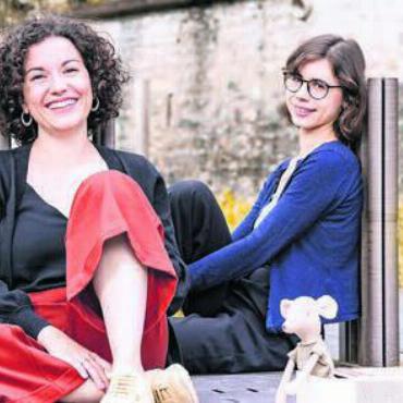 Gemeinsam auf Entdeckungstour - Das Duo «Merula» geht mit Maus Lou und den Kindern gemeinsam auf eine Reise nach Deutschland. Bild: zg