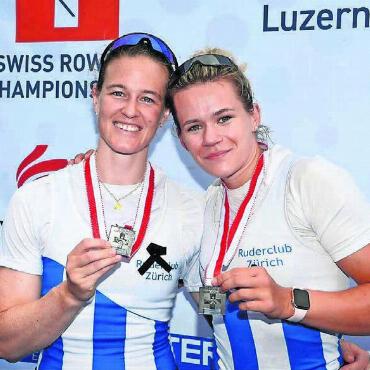 Familie rudert zum Sieg - Silber: Olivia Roth (rechts) mit Pascale Walker. Bilder: zg