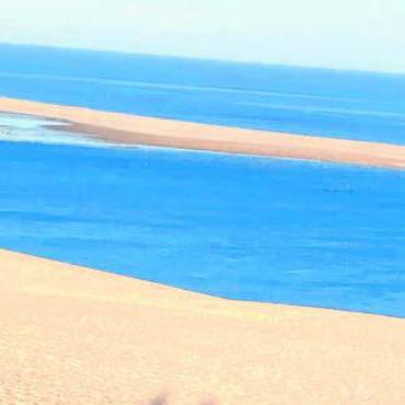 Schloss, Döschwo, Strohhut - 7 Uhr, Dune du Pilat. «Wir schauen zusammen auf den Atlantik», so Lucia und Peter Ambühl-Riedo aus Sarmenstorf.