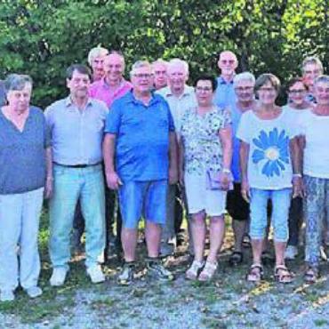 Verdientes Dankeschön - Sie setzen sich für die älteren Mitbewohner und Mitbewohnerinnen ein und wurden dafür zu einem Fest eingeladen. Bild: zg