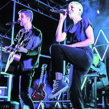 Wieder Livemusik im Klosterhof - Die Band Carrousel steht am Samstag auf der Bühne. Bild: zg