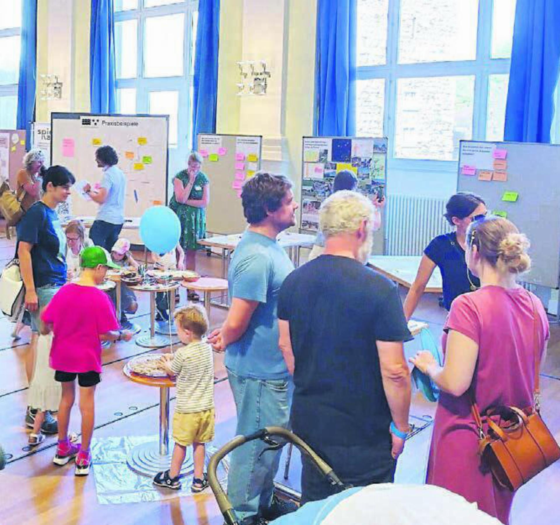 Workshops, Spiel und viele Infos gab es am Familienkongress. Bilder: Kanton Aargau