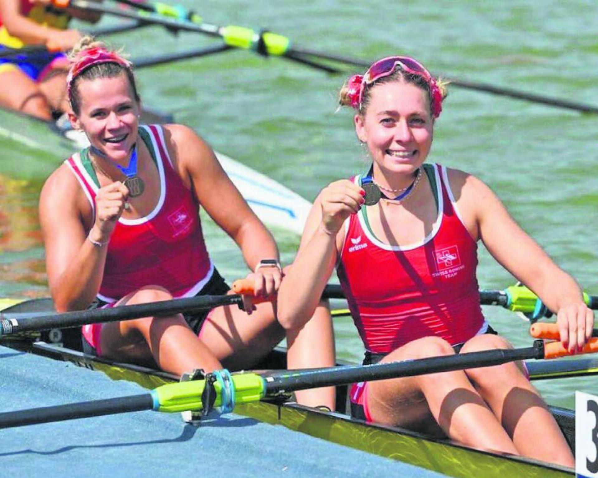 Olivia Roth (hinten) holt Bronze an der U23-Weltmeisterschaft im Doppelzweier.