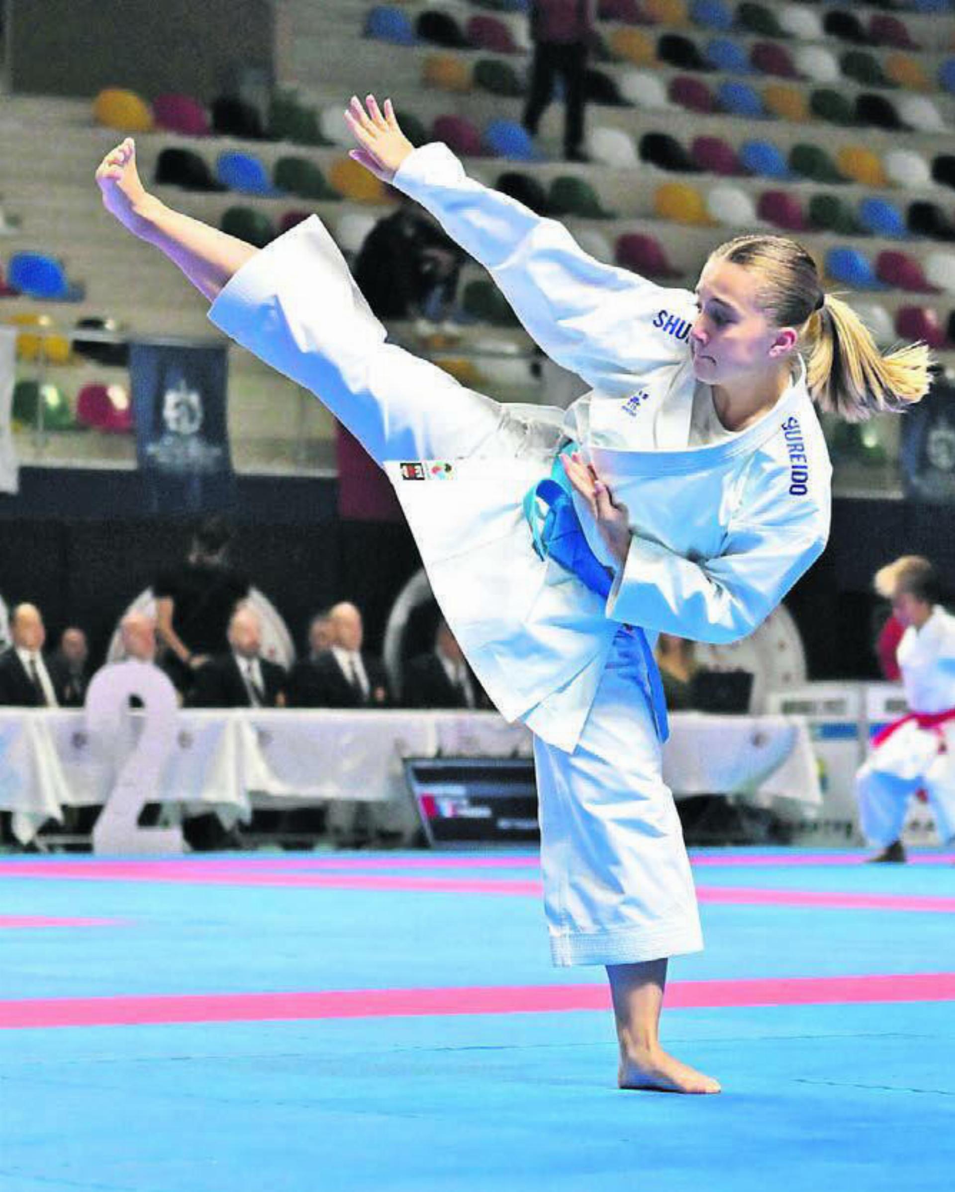 Alles für den Karatesport: Anina Suter aus Jonen. Bild: zg