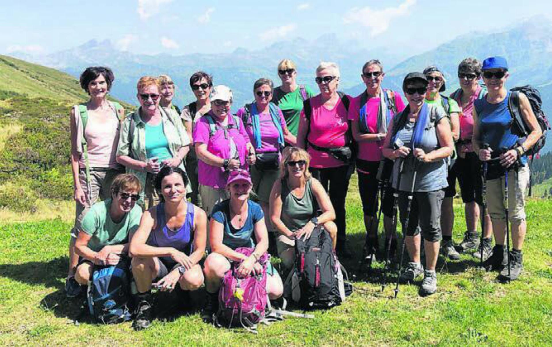 Die 17 Turnerinnen lassen ihre Seele auf der Alp baumeln. Bild: zg