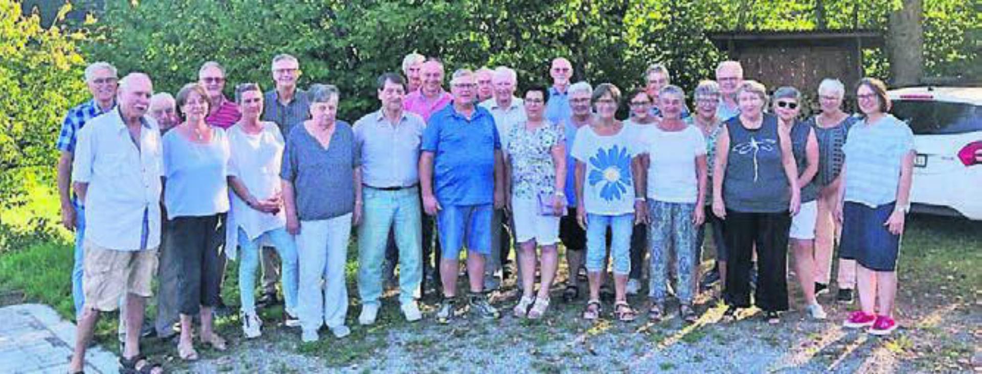 Sie setzen sich für die älteren Mitbewohner und Mitbewohnerinnen ein und wurden dafür zu einem Fest eingeladen. Bild: zg