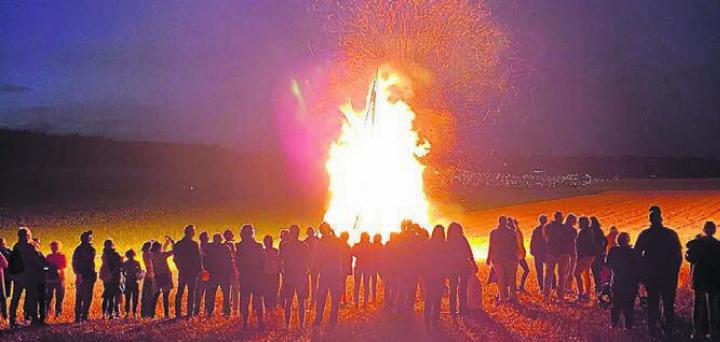 Das grosse Höhenfeuer war weitherum zu sehen. Im Bünz- und wie auch im Reusstal.