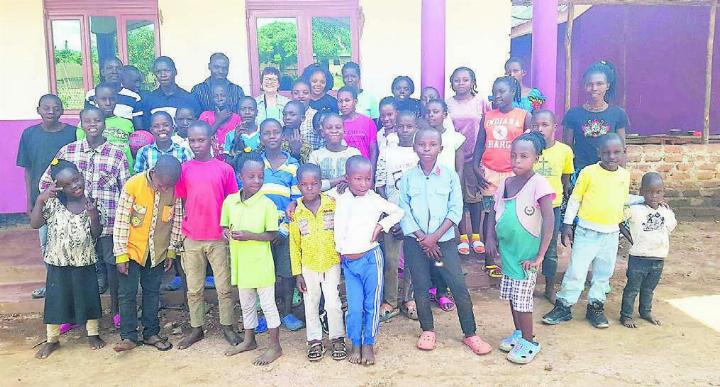 Dank der grossen Unterstützung haben diese Kinder und Jugendlichen in Uganda ein Zuhause gefunden. Bilder: zg