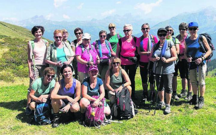 Die 17 Turnerinnen lassen ihre Seele auf der Alp baumeln. Bild: zg