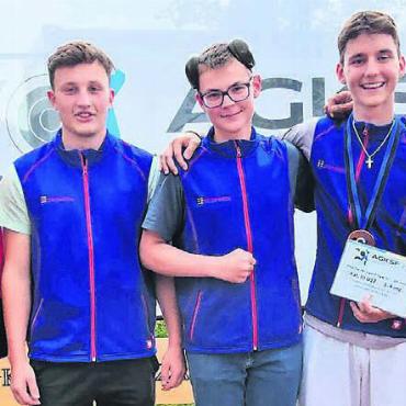 Die Jungen überzeugten - Die erfolgreichen Junioren der FSG Unterlunkhofen von links: Silvan Keller, Leon Rüttimann, Damian Stutz, Bryan Maric und Betreuer Mario Bürgisser. Bild: zg