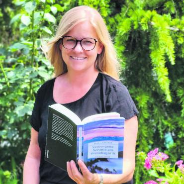 Sie bringt Licht ins Dunkle - Saskia Gauthier mit ihrem zweiten Buch. Bild: zg