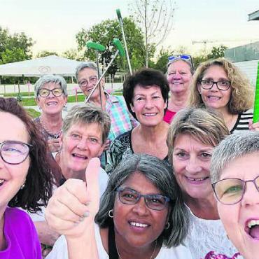 Spass beim Minigolf - Der Ausflug auf den Minigolfplatz in Wohlen machte sichtlich Spass. Bild: zg