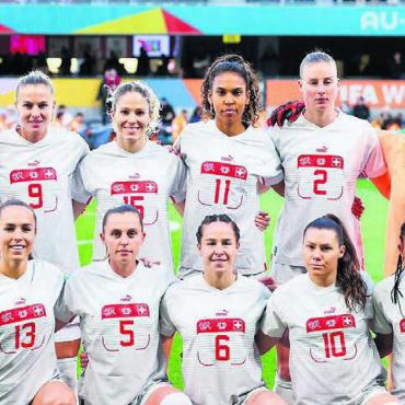 Auftaktsieg – und jetzt? - Julia Stierli (Nummer 2) und die Schweizer Frauenfussball-Nati an der WM in Australien und Neuseeland. Bild: Freshfocus