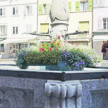 Gedanken zum Auftanken - An den vielen Brunnen der Stadt Sempach können sich die Landfrauen und Bäuerinnen Bezirk Muri abkühlen. Bild: zg