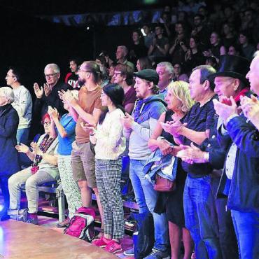 «Qualitativ weiter wachsen» - Am Schluss der Vorstellung gab es vom Premierenpublikum Standing Ovations, die nicht enden wollten.