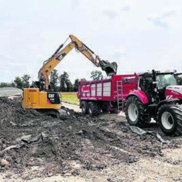 «Riesenblutwürste» verschwinden - Das Sediment wurde abgetragen und als Dünger verwendet. Bild: zg