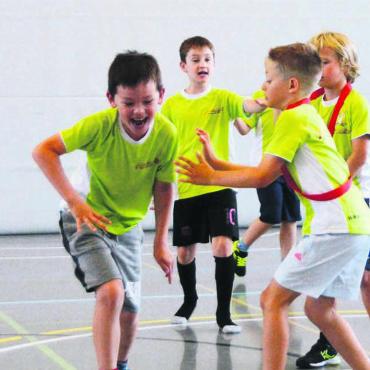 Begeisterung an der Bewegung - Die Teilnehmenden des Kinder-Camps zeigten viel Freude am dynamisch-sportlichen Spiel. Bilder: Roger Wetli