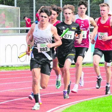 Spitzenklasse auf der Burkertsmatt - Zahlreiche Staffeln kämpften um die Meistertitel auf der Burkertsmatt. Darunter einige nationale Spitzenathleten. Bild: jl