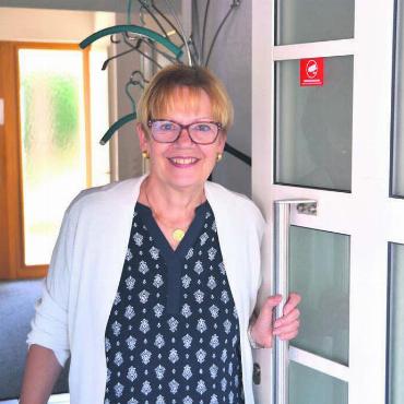 Aus dem Glauben heraus - Monika Kern ist Diakonin mit viel Herzblut und Seele. Bild: Roger Wetli