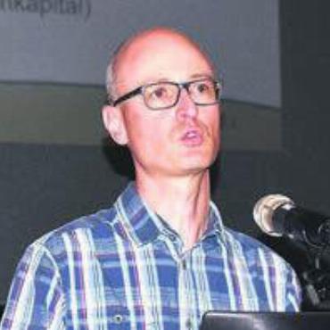 Alle brauchen mehr Platz - Vizeammann Yves Moser stellte die Resultate der Arbeitsgruppe vor. Bild: eob