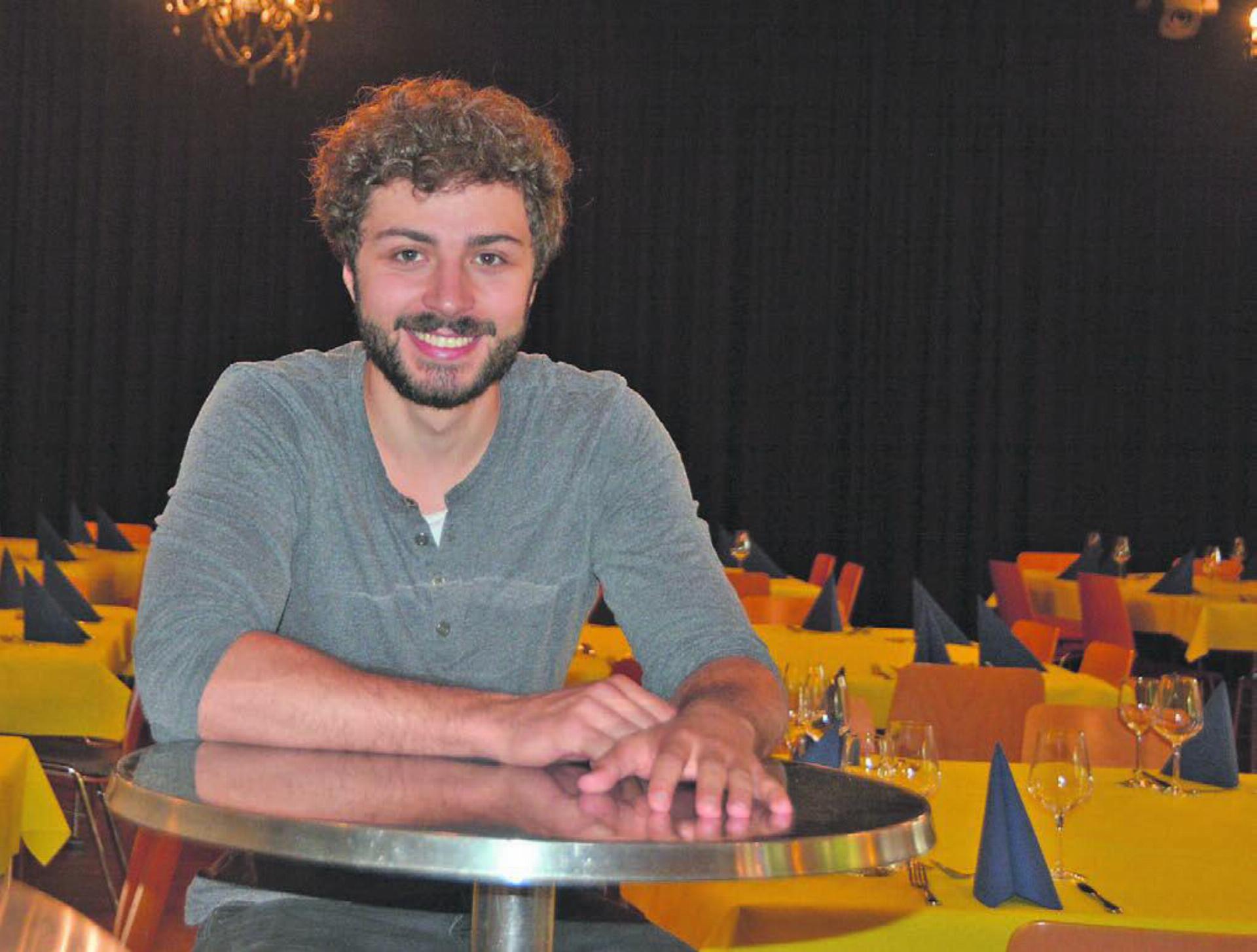 Noch ist für ein Bankett eingerichtet im «Chillout» in Boswil – Nicola Bütler freut sich auf sein Konzerte Ende August. Bild: Annemarie Keusch