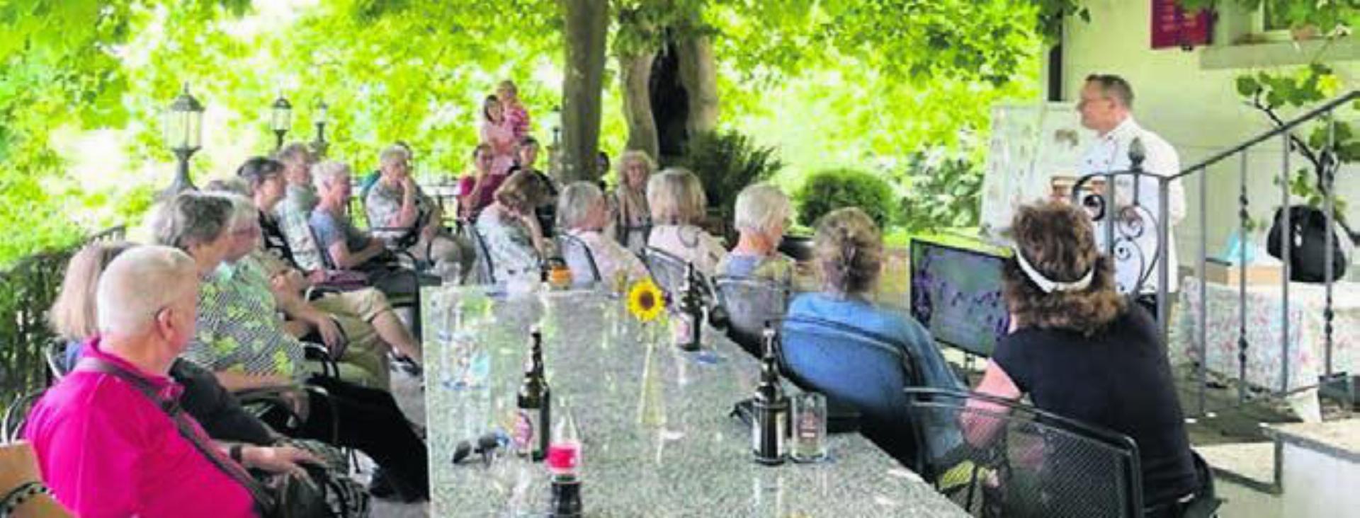 Die Teilnehmenden freuten sich über den Vortrag. Bild: zg