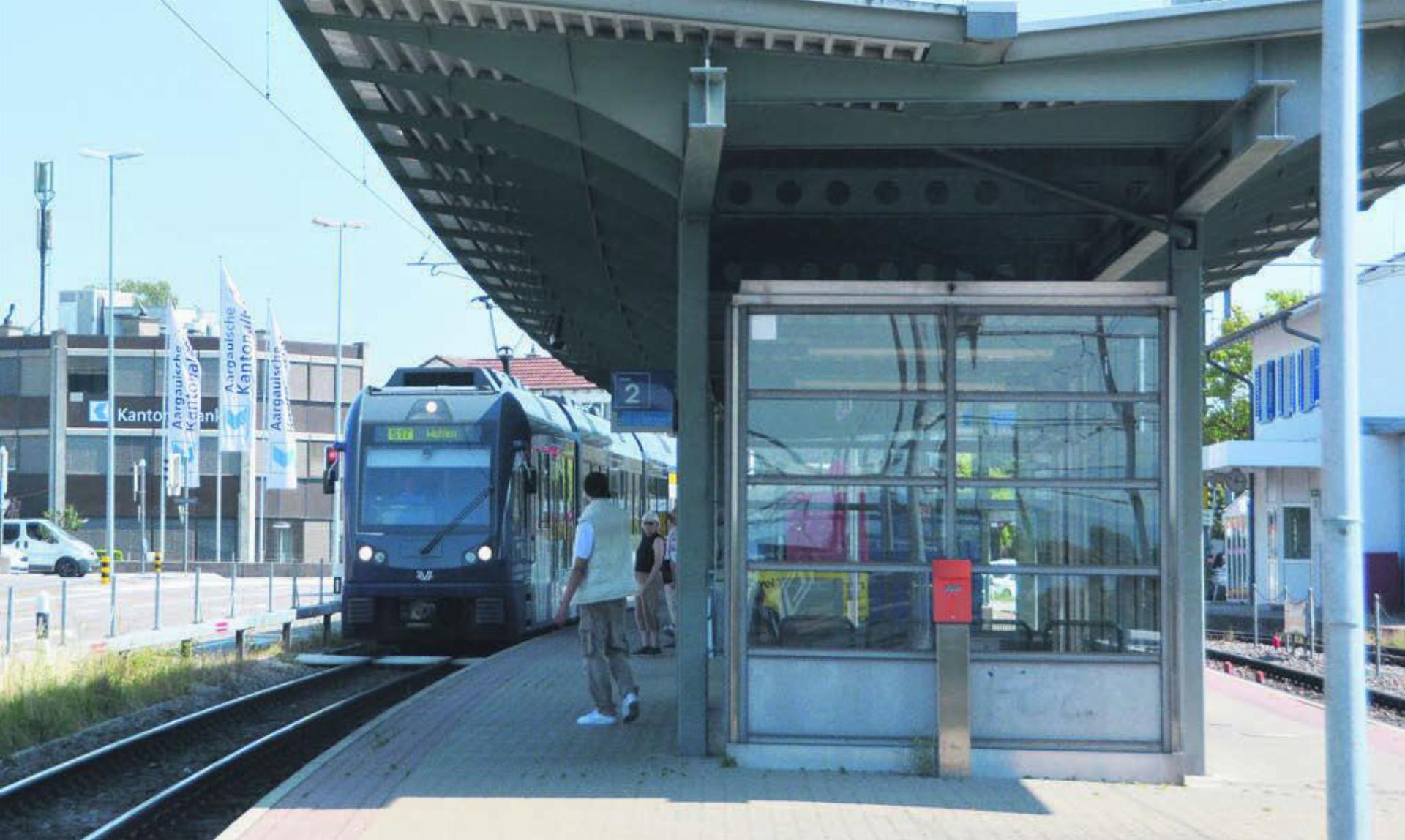 Der Bahnhof Berikon-Widen ist heute nur von einer Seite her barrierefrei. Bilder: Roger Wetli